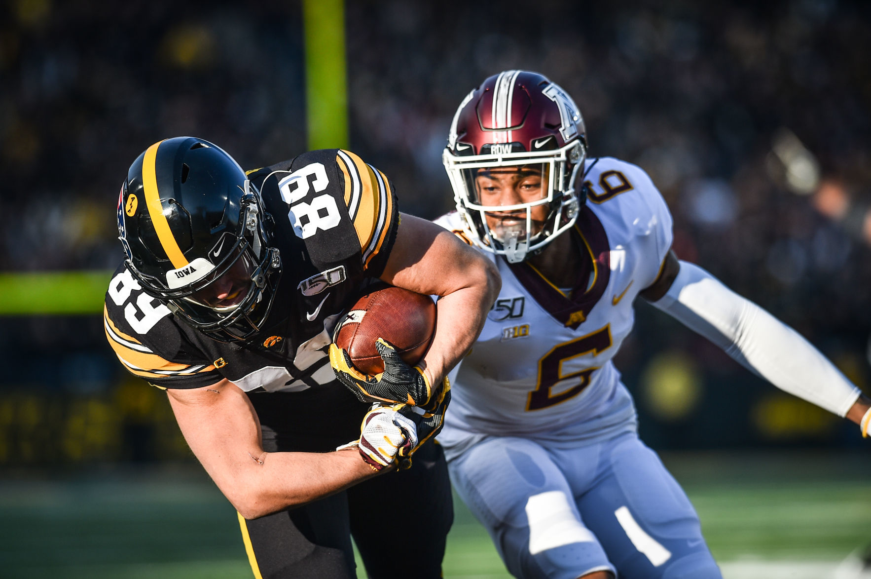 111619-qct-spt-iowa-minn-foot-024a.jpg